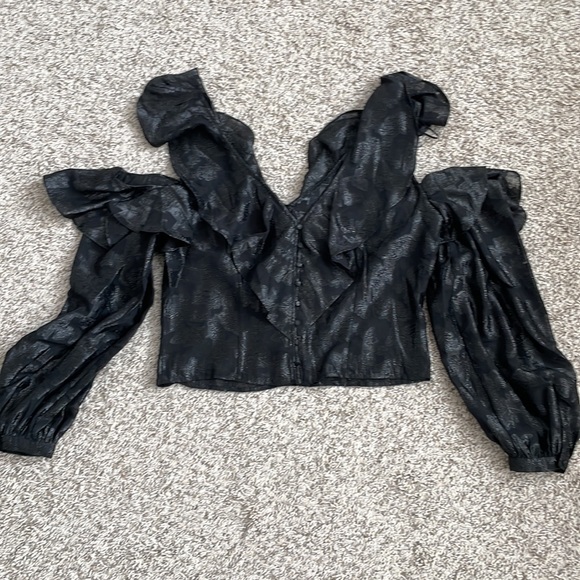 Black Shoulder Cut Out Ruffle Top NWT - Picture 4 of 5